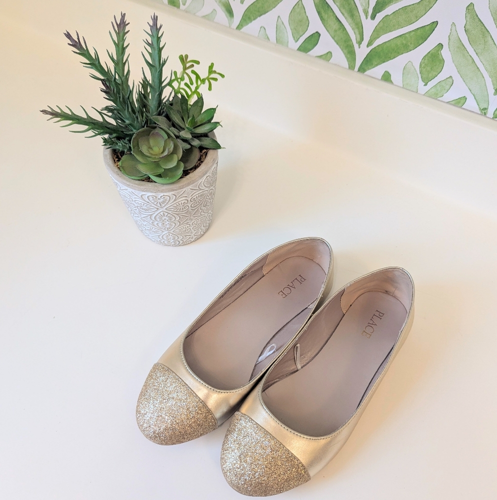Gold Place Girls Flat Party Shoes 4 Glittery